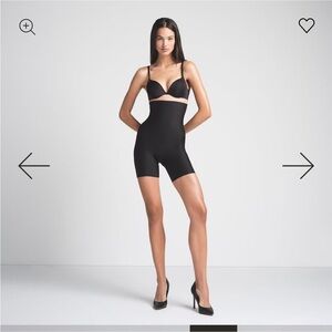 11. Skims Body CORE SCULPT HIGH-WAISTED mid thigh SHORT 😎 XS or small